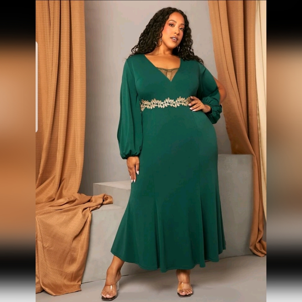 SHEIN FIT+ Plus Appliques Contrast Mesh Bishop Sleeve Dress